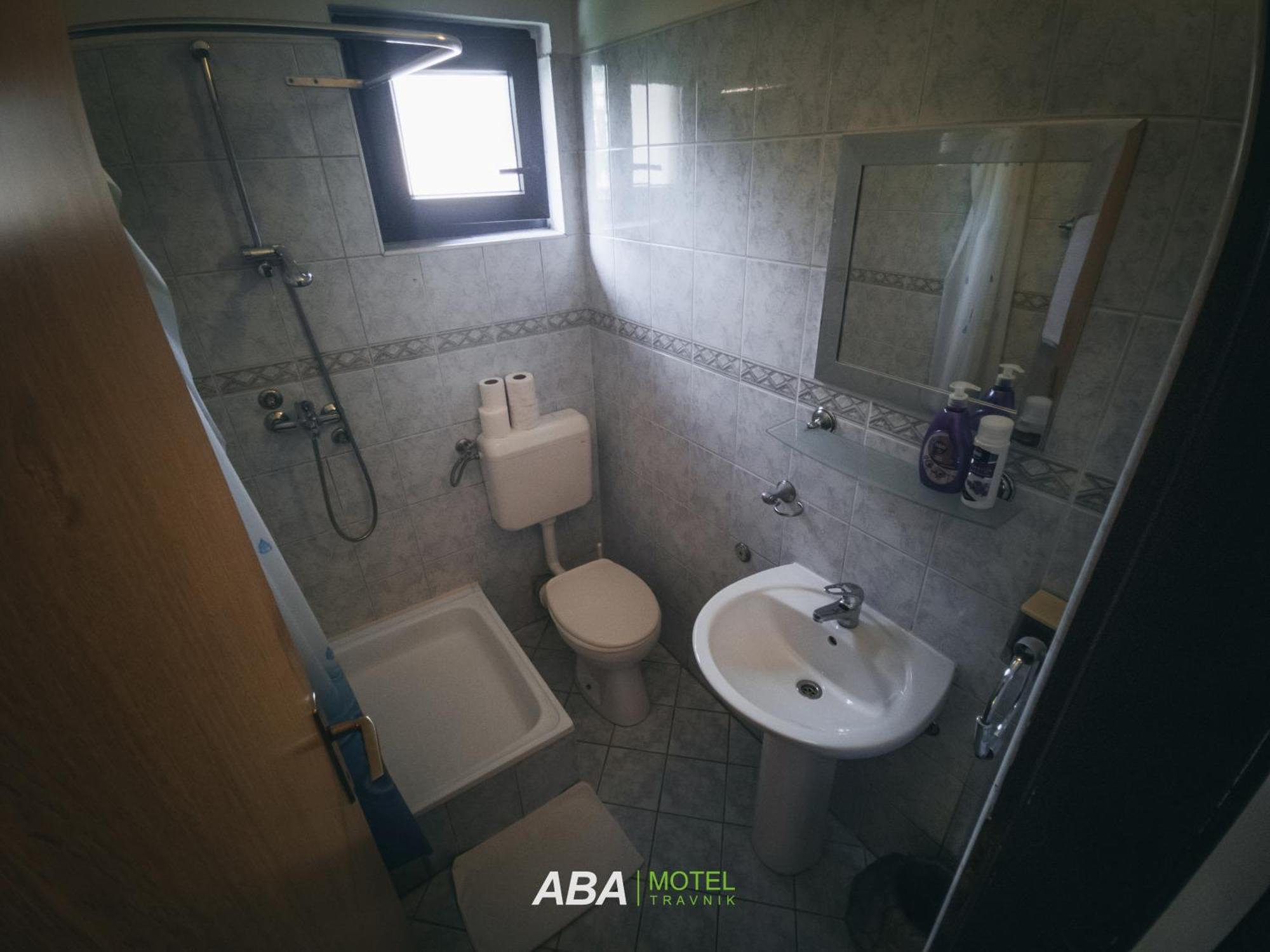 Garni Motel Aba Травник Екстериор снимка