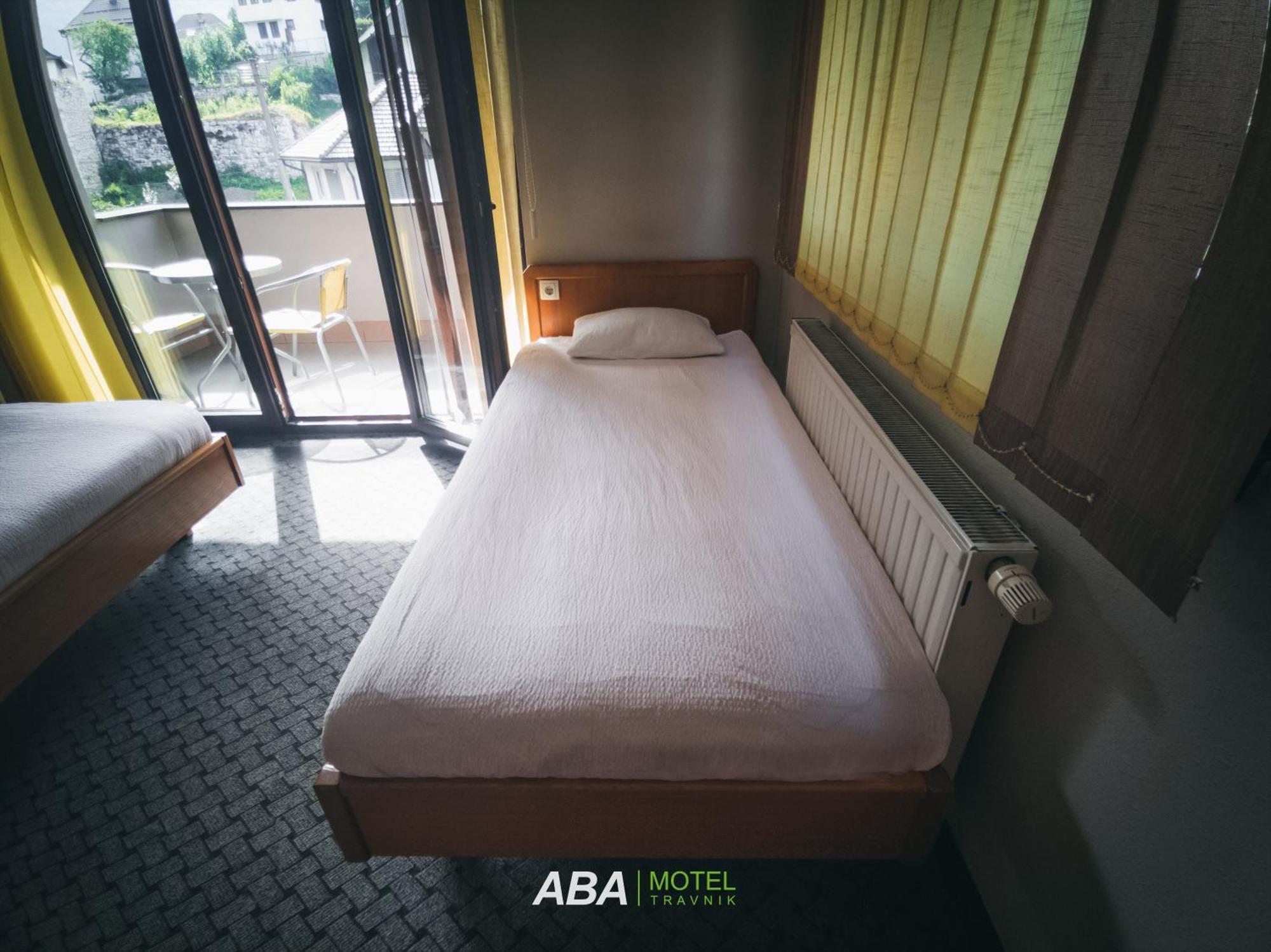 Garni Motel Aba Травник Екстериор снимка