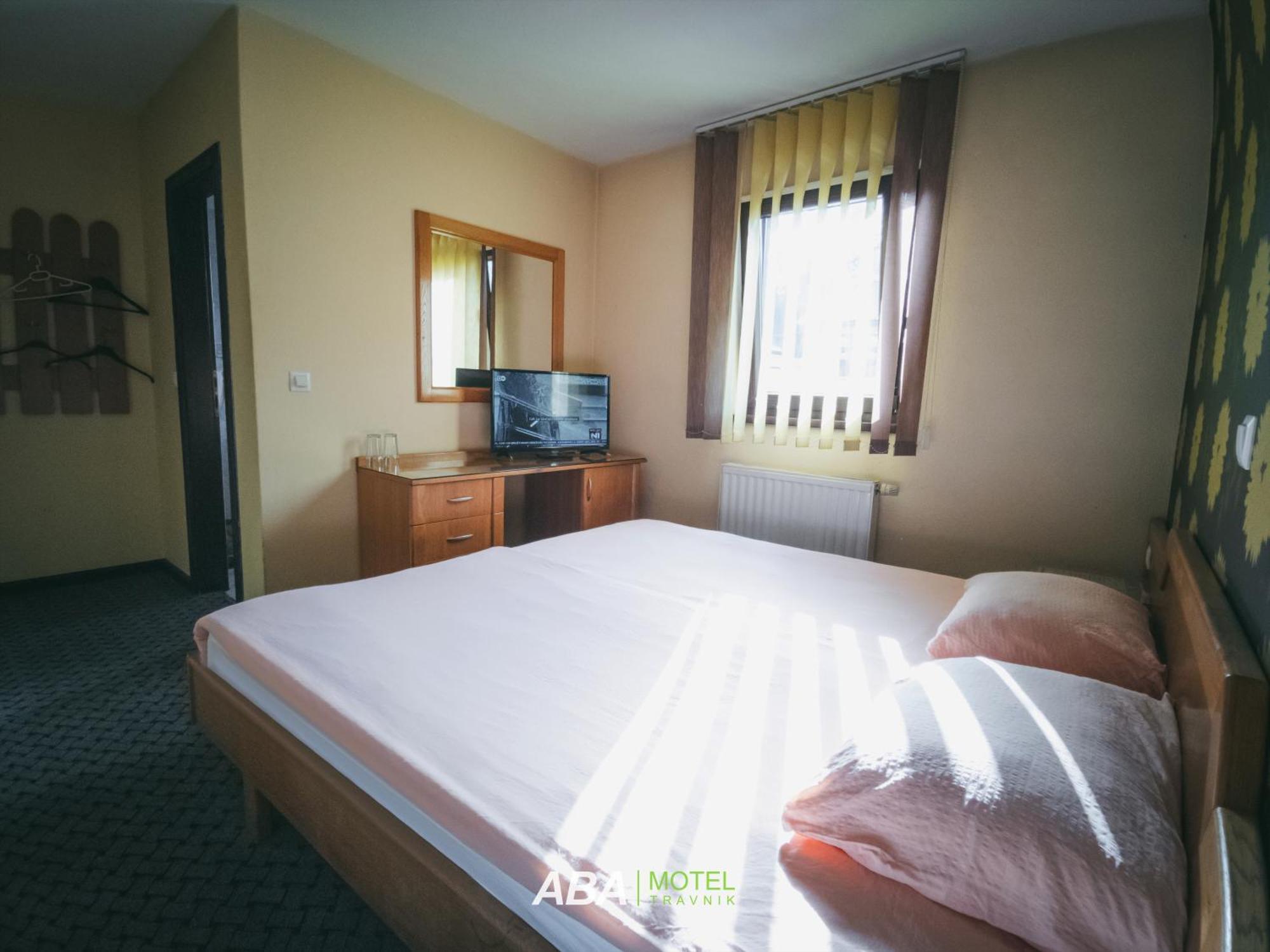 Garni Motel Aba Травник Екстериор снимка